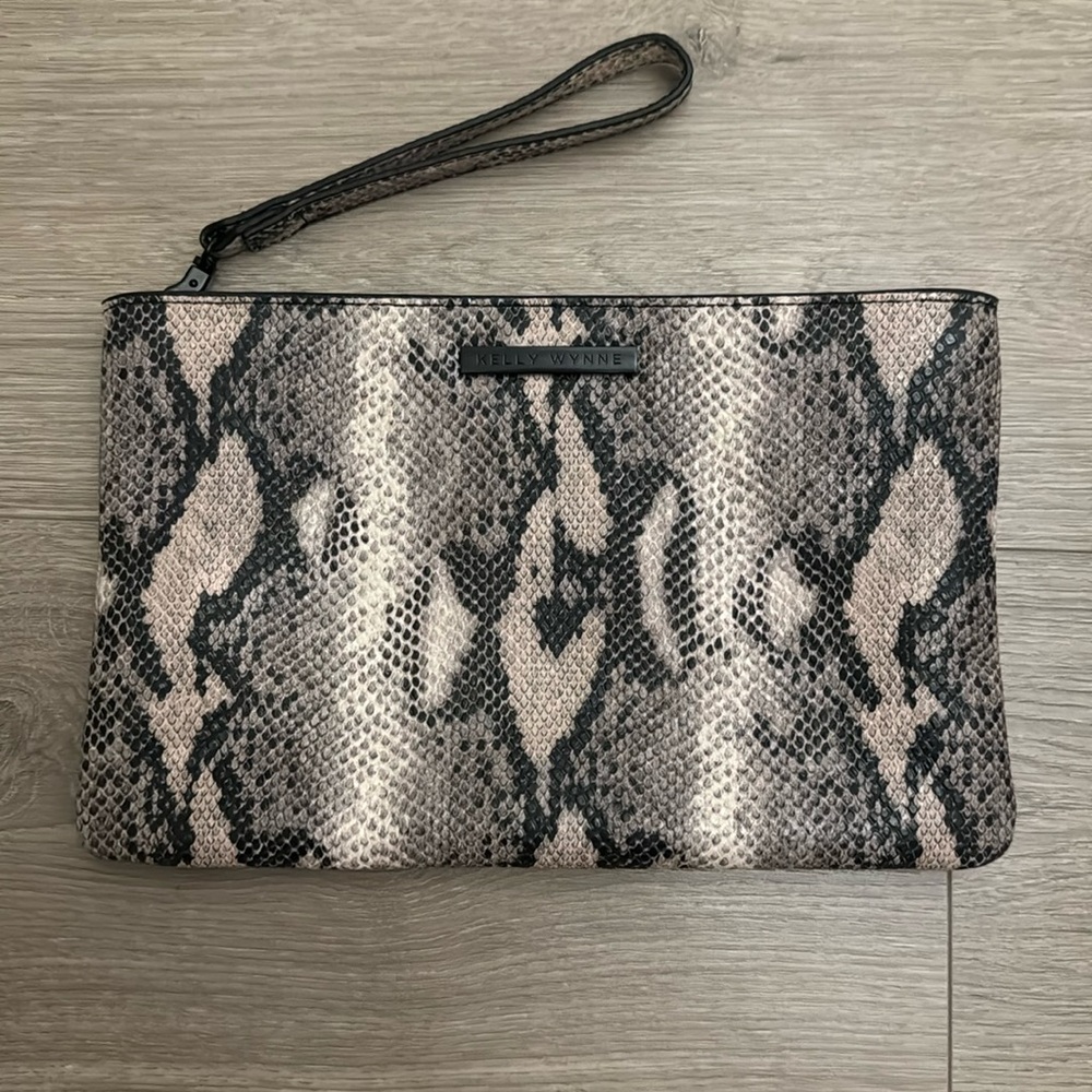 Kelly Wynne Snakeskin Clutch/Wristlet